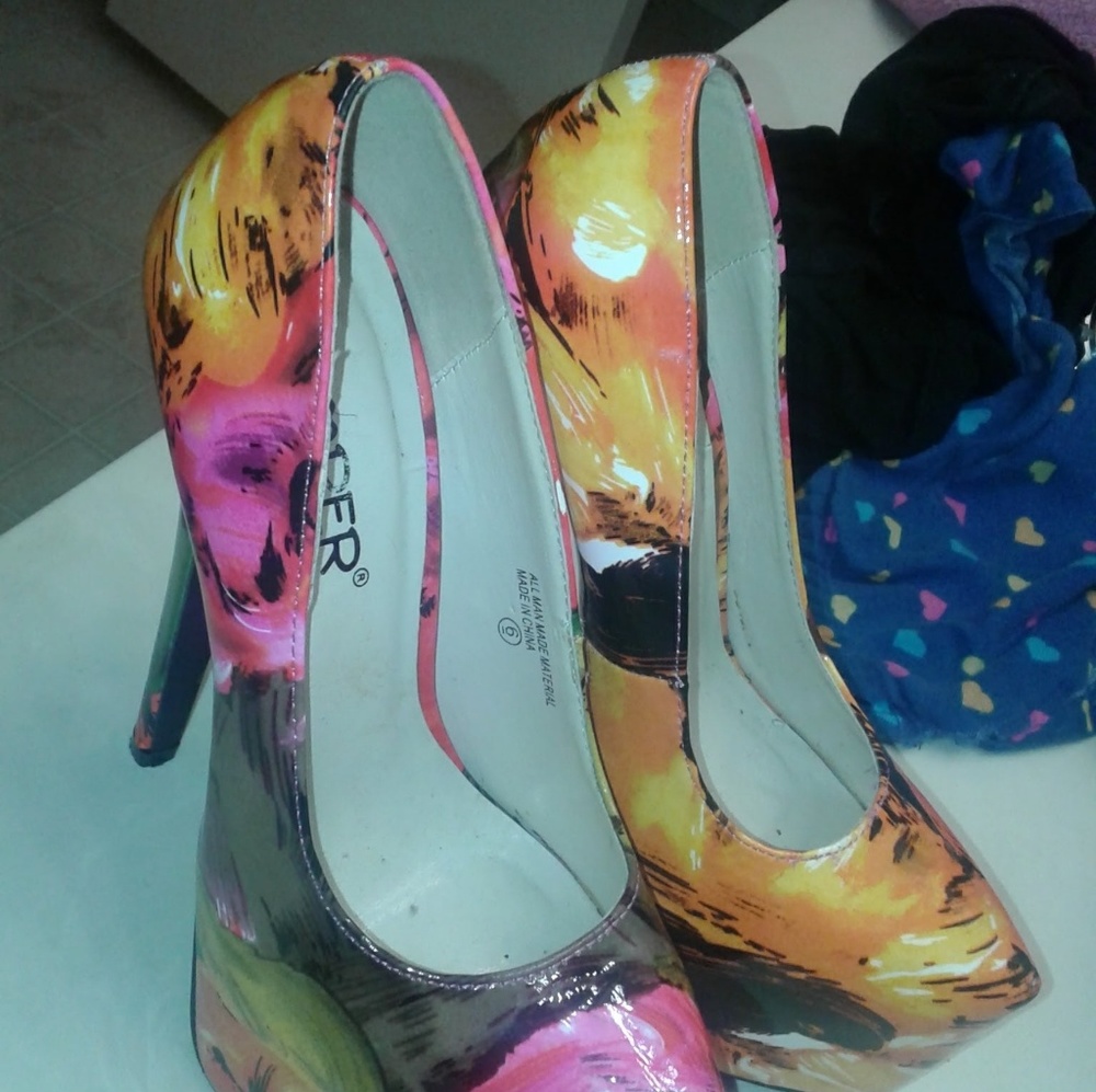 Platform heels - Picture 2 of 5